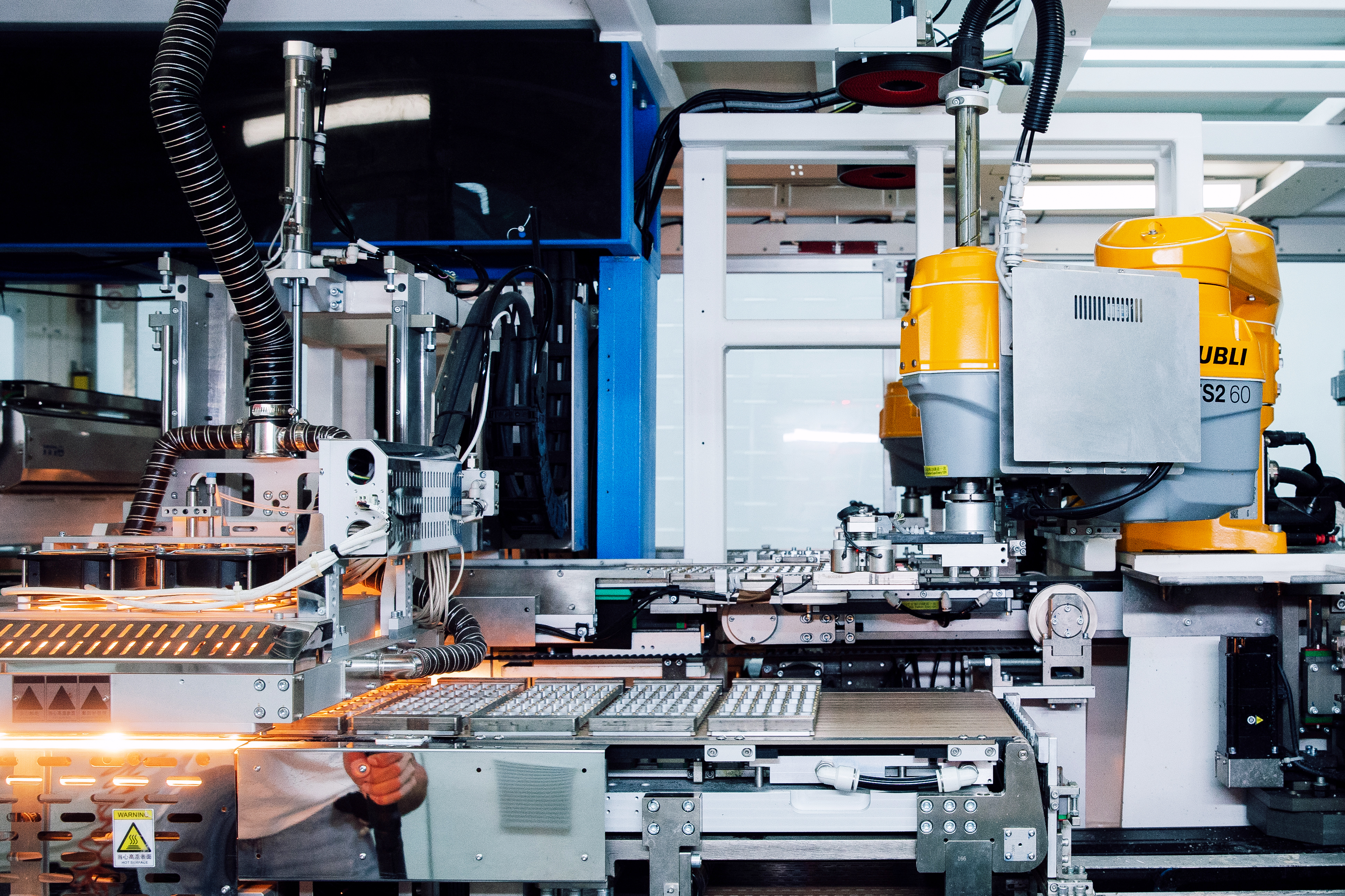 Technology-自動化生產線圖片.jpg